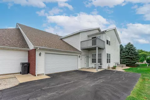 10138 Monarch Blvd #3, Roscoe, IL 61073