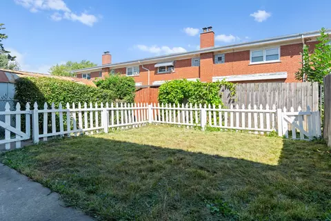 8929 Robin Dr #D, Des Plaines, IL 60016 photo 31