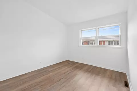8929 Robin Dr #D, Des Plaines, IL 60016 photo 14