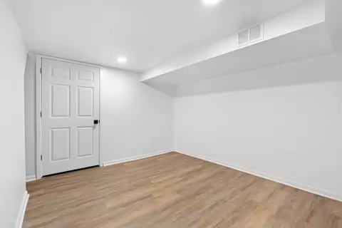 8929 Robin Dr #D, Des Plaines, IL 60016 photo 21