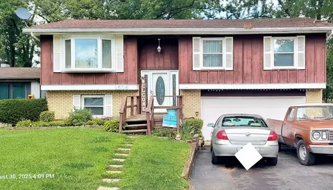 1506 Monroe St, Lake In The Hills, IL 60156