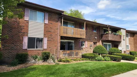 6738 181st St #1520, Tinley Park, IL 60477