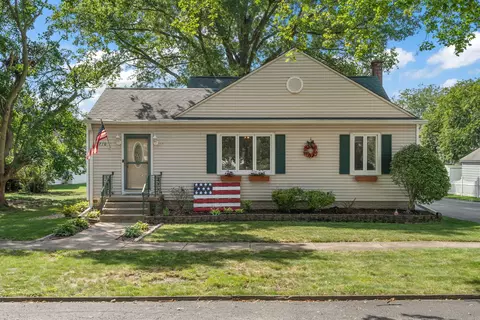 710 Elliott St, Beecher, IL 60401