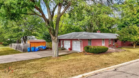Exterior - 200 E Allen St, Ottawa, IL 61350 photo 2 of 13