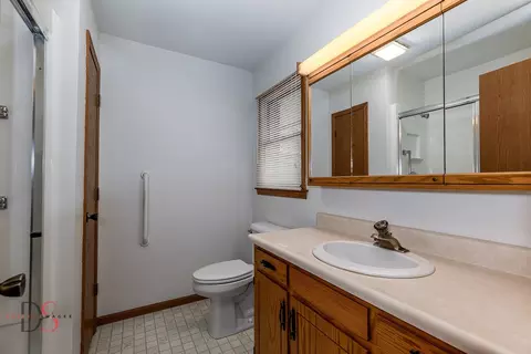 Bath - 200 E Allen St, Ottawa, IL 61350 photo 3 of 3