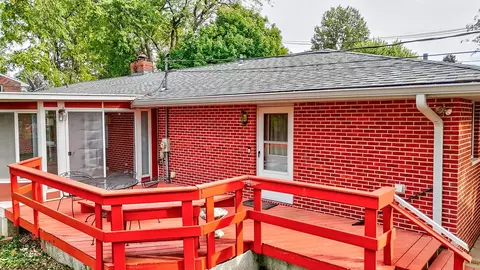 Exterior - 200 E Allen St, Ottawa, IL 61350 photo 7 of 13