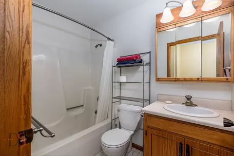 Bath - 200 E Allen St, Ottawa, IL 61350 photo 2 of 3