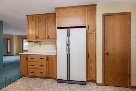 Kitchen - 200 E Allen St, Ottawa, IL 61350 photo 3 of 3