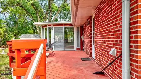 Exterior - 200 E Allen St, Ottawa, IL 61350 photo 8 of 13