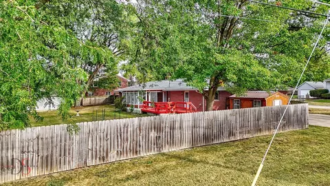 Exterior - 200 E Allen St, Ottawa, IL 61350 photo 5 of 13