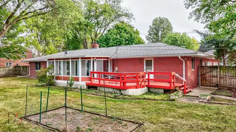 Exterior - 200 E Allen St, Ottawa, IL 61350 photo 10 of 13