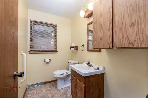 Bath - 200 E Allen St, Ottawa, IL 61350 photo 1 of 3