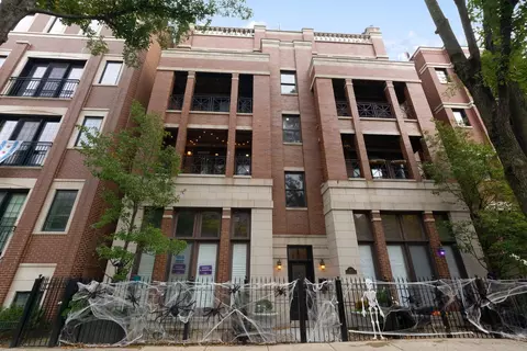 3843 N Southport Ave #2N, Chicago, IL 60613