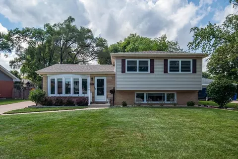 808 S Deborah Ln, Mount Prospect, IL 60056
