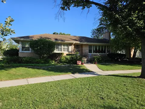 919 S Chester Ave, Park Ridge, IL 60068