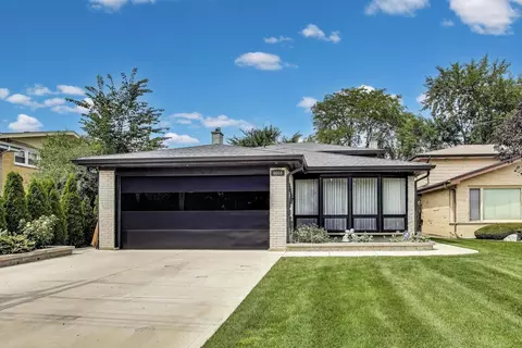 4664 W Lunt Ave, Lincolnwood, IL 60712