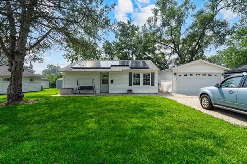 1908 Innercircle Dr, Crest Hill, IL 60403