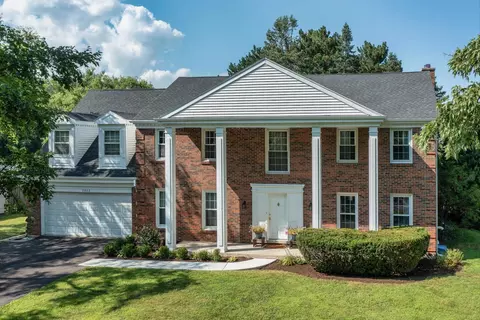 3622 Dauphine Ave, Northbrook, IL 60062