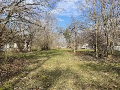 9020 Baldwin Dr, Machesney Park, IL 61115