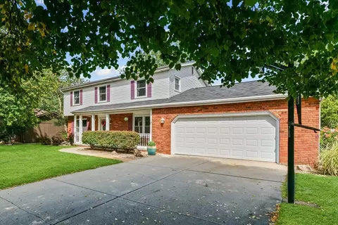 2506 Yorktown Dr, Bloomington, IL 61704