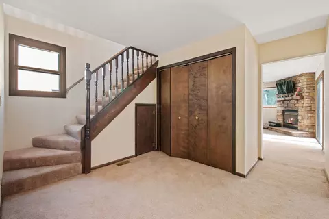 Entry Way - 2410 Sigwalt St, Rolling Meadows, IL 60008 photo 1 of 1