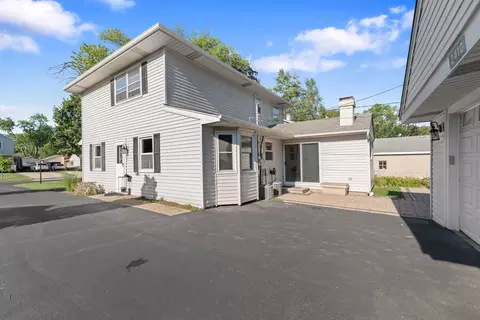 Exterior - 2410 Sigwalt St, Rolling Meadows, IL 60008 photo 3 of 5