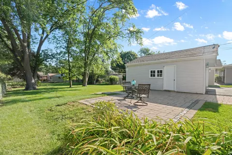 Exterior - 2410 Sigwalt St, Rolling Meadows, IL 60008 photo 4 of 5