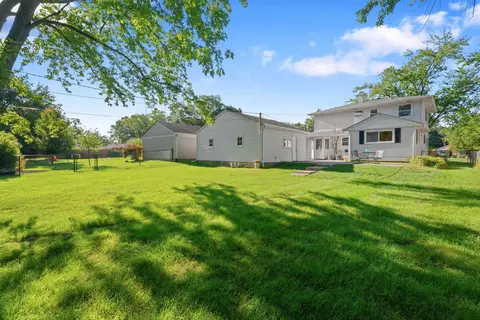 Exterior - 2410 Sigwalt St, Rolling Meadows, IL 60008 photo 5 of 5