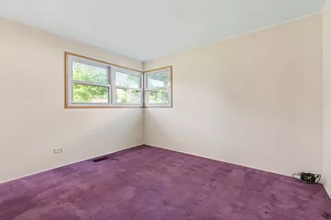 Bedroom - 2410 Sigwalt St, Rolling Meadows, IL 60008 photo 3 of 3