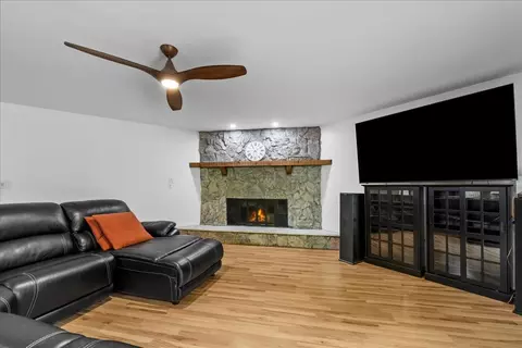 Living - 1554 Deer Run, Gurnee, IL 60031 photo 1 of 4
