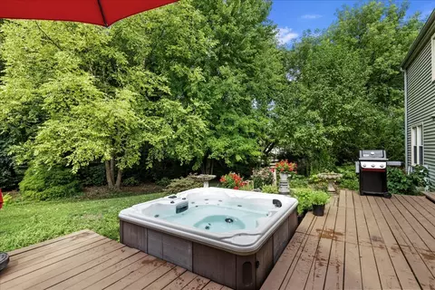 Exterior - 1554 Deer Run, Gurnee, IL 60031 photo 1 of 4