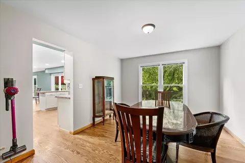 Dining - 1554 Deer Run, Gurnee, IL 60031 photo 2 of 2