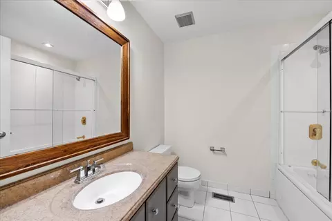 Bath - 1554 Deer Run, Gurnee, IL 60031 photo 2 of 2