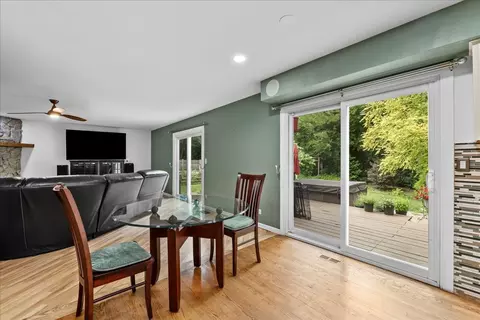Dining - 1554 Deer Run, Gurnee, IL 60031 photo 1 of 2