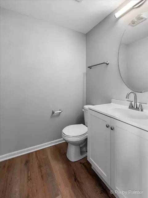 Bath - 3402 Sanctuary Dr, Elgin, IL 60124 photo 4 of 4