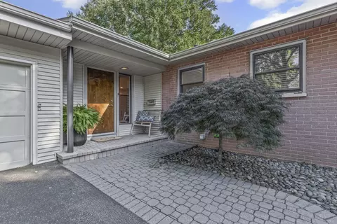 2719 Princeton Ave, Evanston, IL 60201