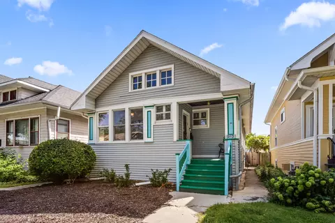 910 N Humphrey Ave, Oak Park, IL 60302