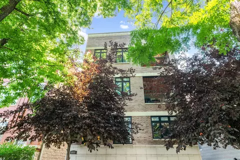 1833 W Addison St #2, Chicago, IL 60613