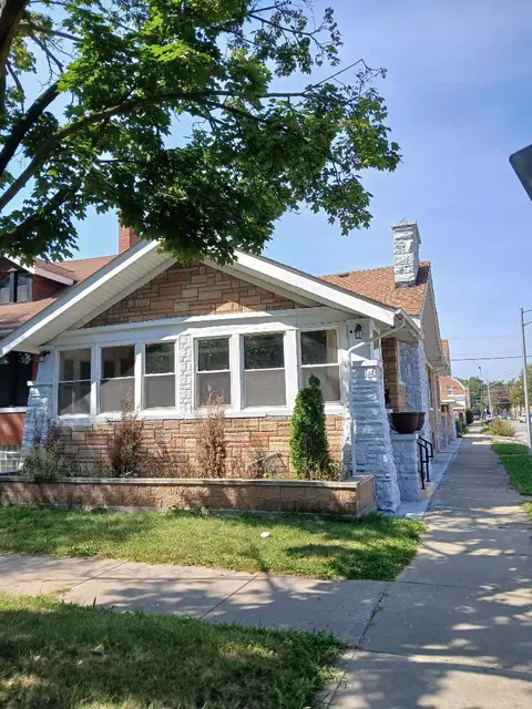 6932 S Calumet Ave, Chicago, IL 60637