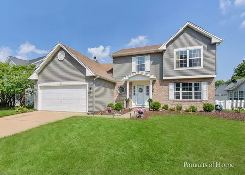 552 Lakeview Dr, Oswego, IL 60543