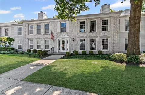 1162 Spring Garden Cir #64, Naperville, IL 60563