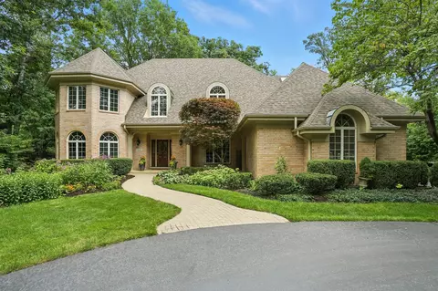 935 N Butternut Cir, Frankfort, IL 60423