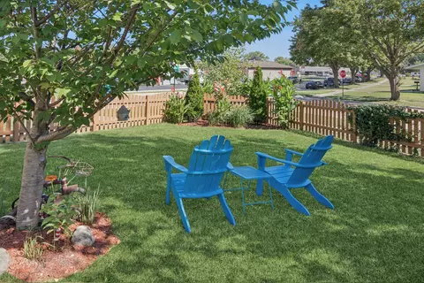 Exterior - 466 Melrose Ct, Elgin, IL 60123 photo 8 of 9