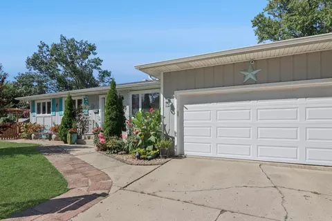 Exterior - 466 Melrose Ct, Elgin, IL 60123 photo 3 of 9