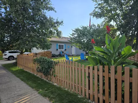 Exterior - 466 Melrose Ct, Elgin, IL 60123 photo 9 of 9