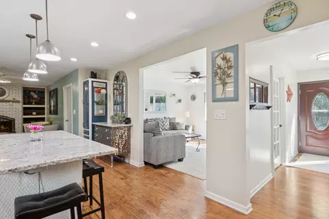 Entry Way - 466 Melrose Ct, Elgin, IL 60123 photo 1 of 1