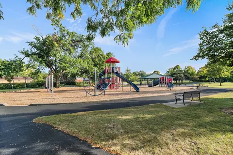 Exterior - 397 W Walnut Ave, Des Plaines, IL 60016 photo 4 of 4