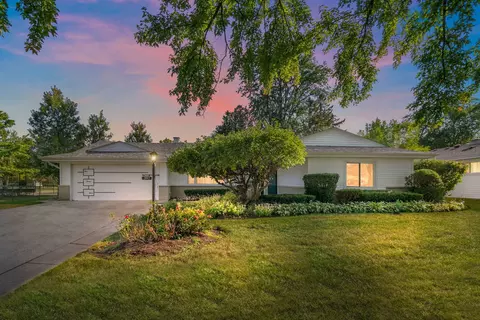 397 W Walnut Ave, Des Plaines, IL 60016