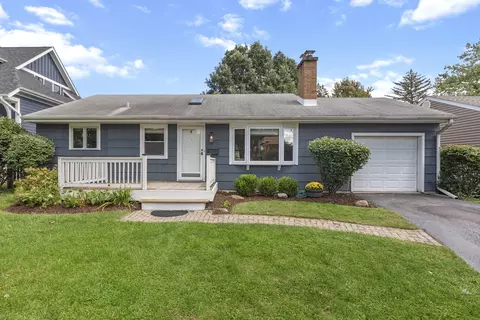 25 N Washington St, Westmont, IL 60559