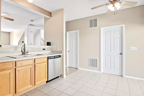 1972 Concord Dr, Mchenry, IL 60050 photo 7
